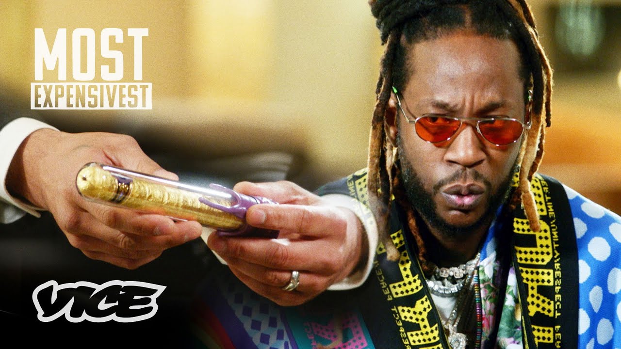 2 chainz smokes the most Expensive Blunt!